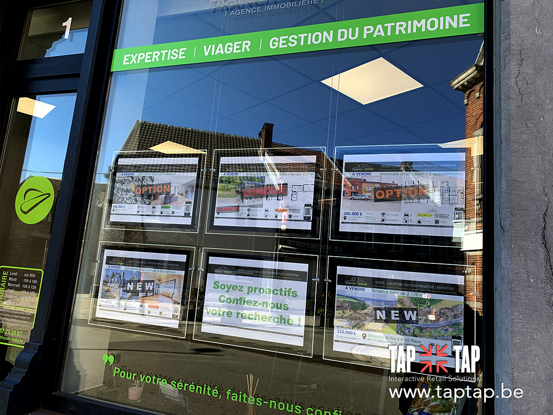Porte-affiches A3 CRISTAL, Lettrage Corporatif et ecran vitrine pour Agence Immobilière, réalisé par TAPTAP